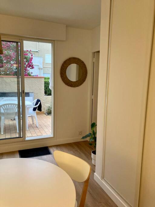 Le Grand Large 3 Pieces En Rez De Jardin, Avec Terrasse Et Acces Direct A La Plage A Pied Le Barcares Exterior photo